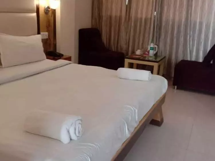 Отель Ganesha Inn Ganga View