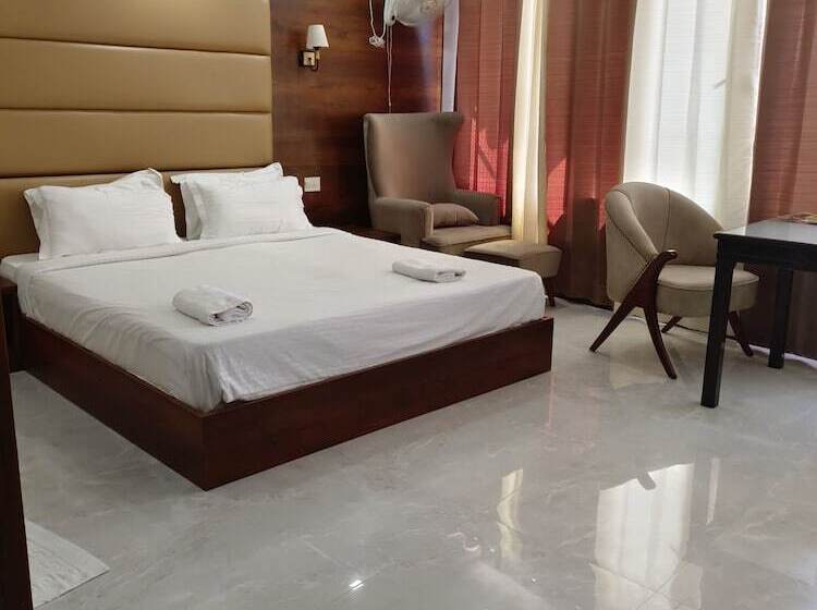 בית מלון כפרי Ganesha Inn Ganga View