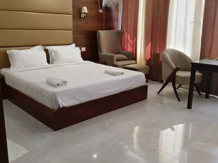 Отель Ganesha Inn Ganga View