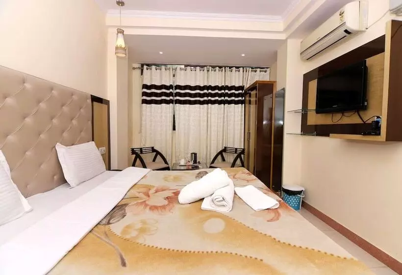 Отель Ganesha Inn Ganga View