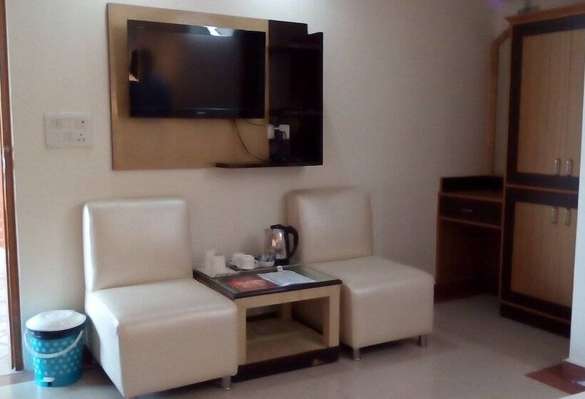 בית מלון כפרי Ganesha Inn Ganga View