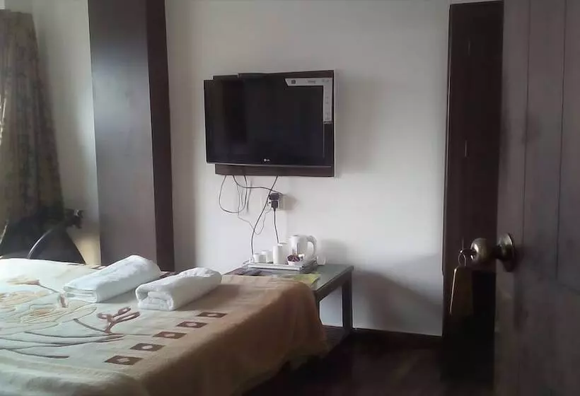 Отель Ganesha Inn Ganga View