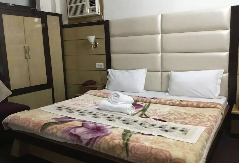 Отель Ganesha Inn Ganga View