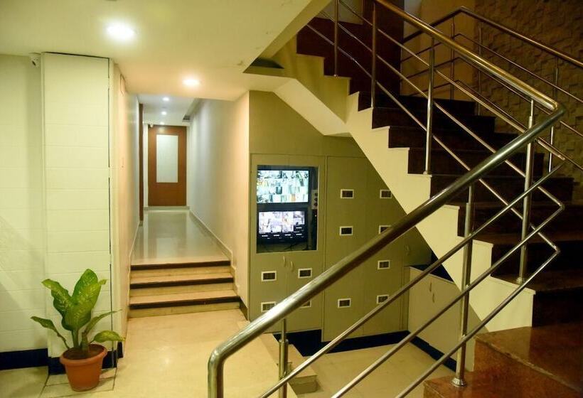 فندق Pearl International