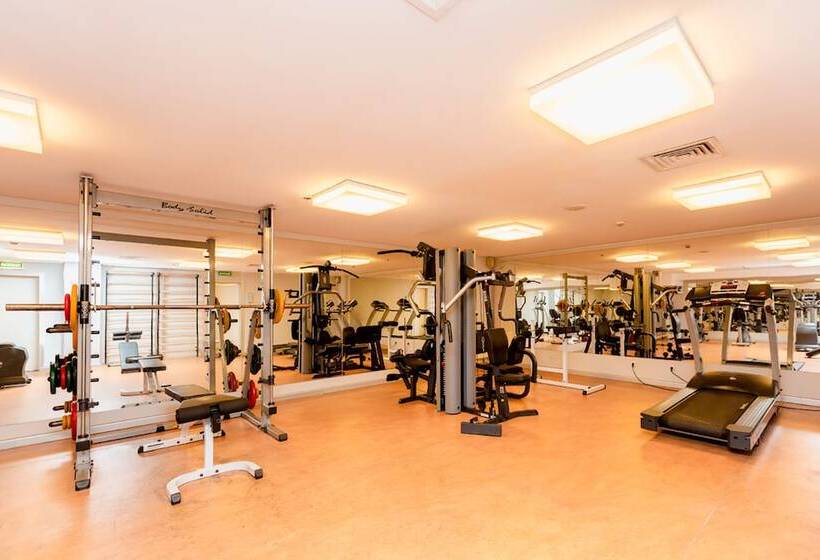 בית מלון כפרי Petroff Palace Boutique