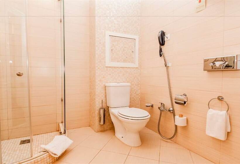 בית מלון כפרי Petroff Palace Boutique