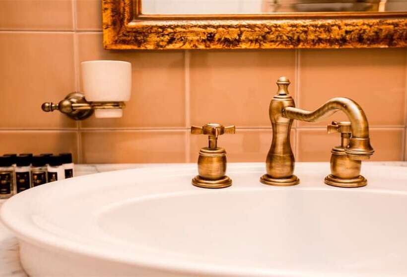 בית מלון כפרי Petroff Palace Boutique