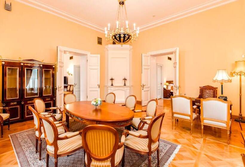 בית מלון כפרי Petroff Palace Boutique