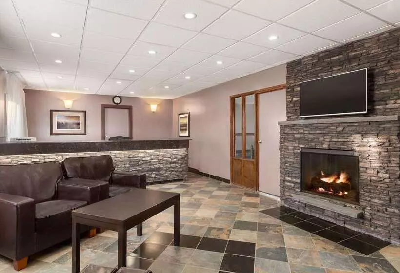 모텔 Travelodge By Wyndham Meadow Lake