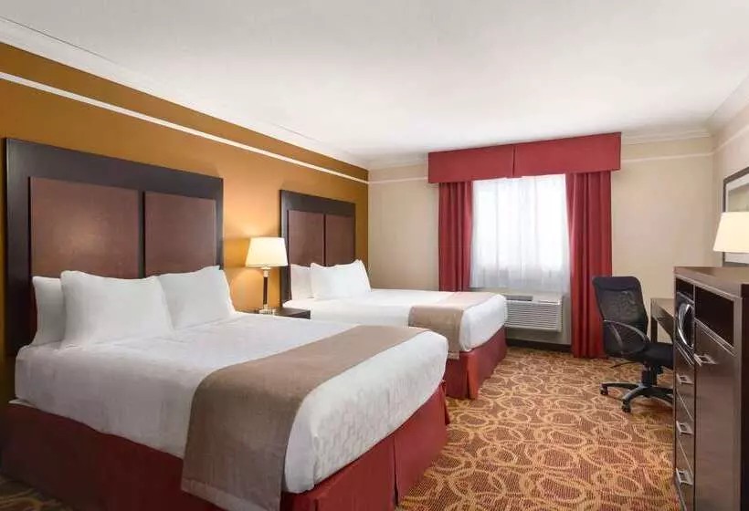 모텔 Travelodge By Wyndham Meadow Lake