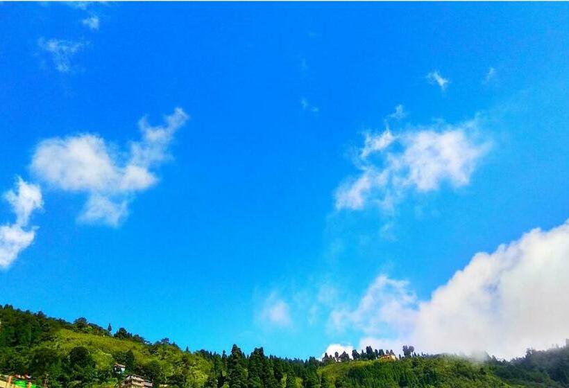 Bed and Breakfast Sunshraya Homestay