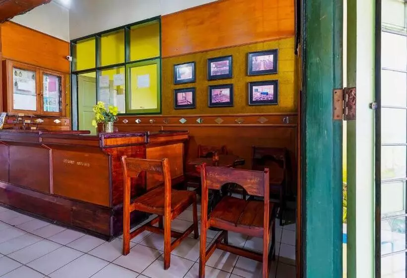 هتل Spot On 91064 Wisma Lec Syariah