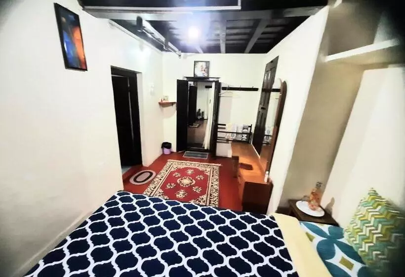 Aamiaismajoitus (B&B) Sardar Bahadur S Heritage Bungalow Estate Stay