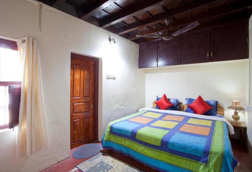 Bed and Breakfast Sardar Bahadur S Heritage Bungalow Estate Stay