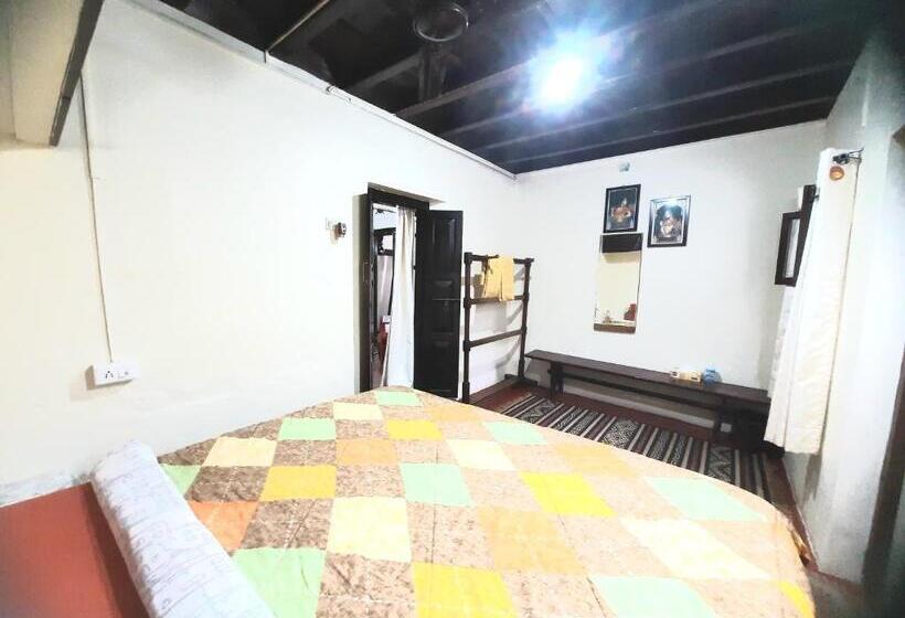 Bed and Breakfast Sardar Bahadur S Heritage Bungalow Estate Stay