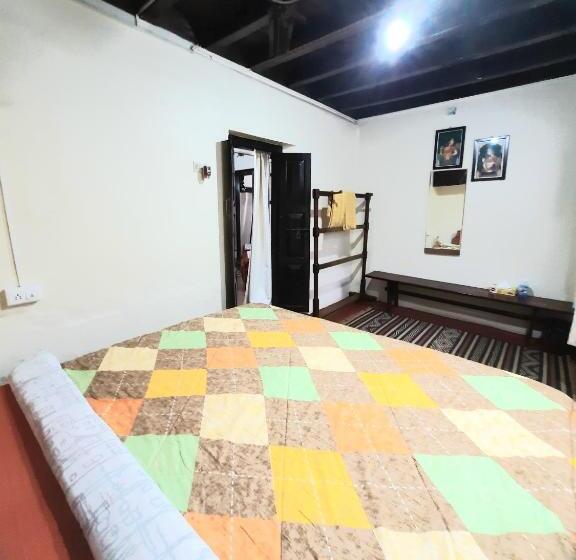 Bed and Breakfast Sardar Bahadur S Heritage Bungalow Estate Stay