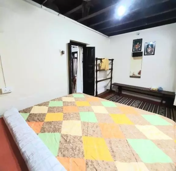 Aamiaismajoitus (B&B) Sardar Bahadur S Heritage Bungalow Estate Stay