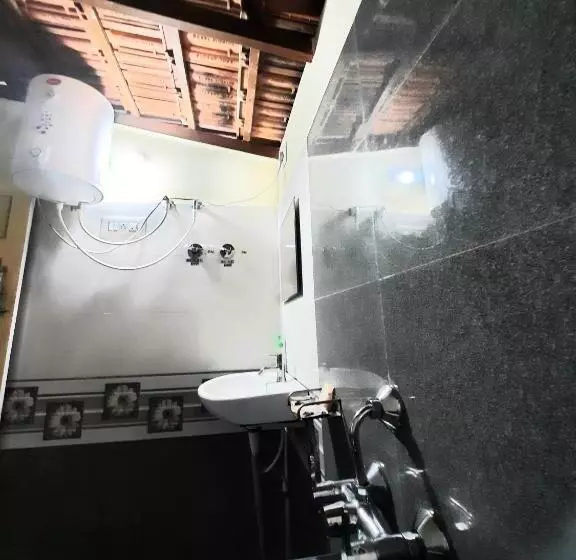 Aamiaismajoitus (B&B) Sardar Bahadur S Heritage Bungalow Estate Stay