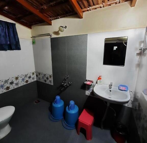 Bed and Breakfast Sardar Bahadur S Heritage Bungalow Estate Stay