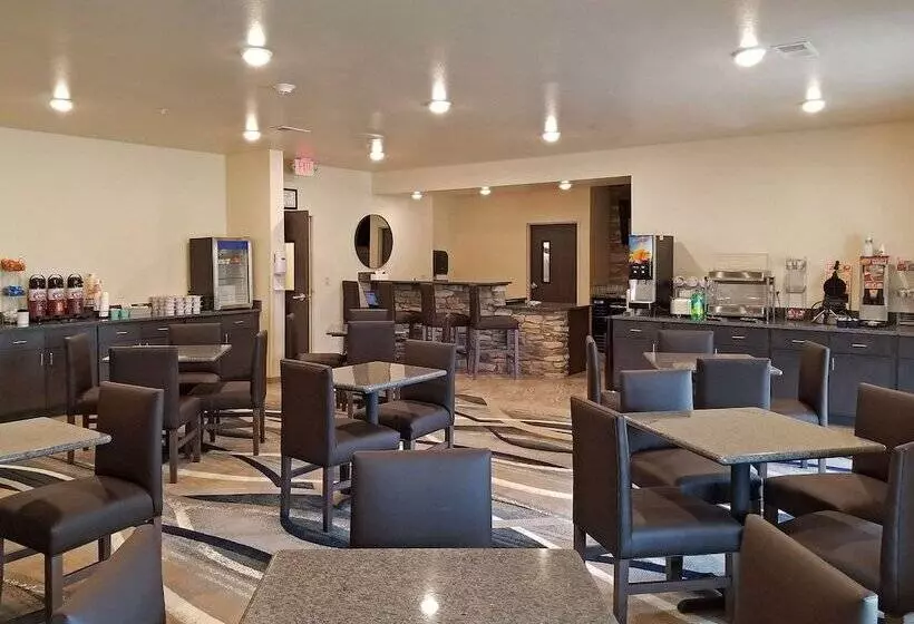 Hotelli Comfort Inn & Suites