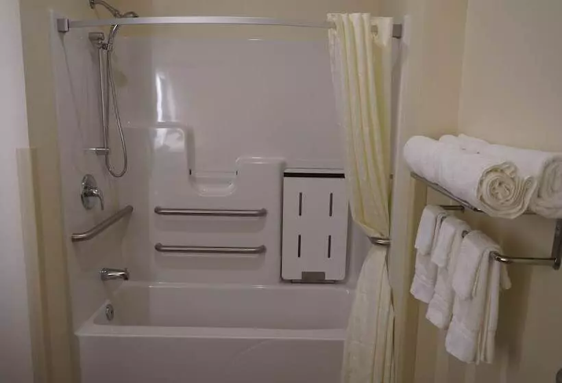 Hotelli Comfort Inn & Suites