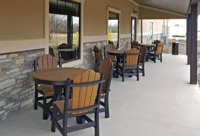 Hotelli Comfort Inn & Suites