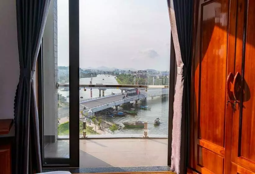 هتل Khách Sạn Ngọc Hồi