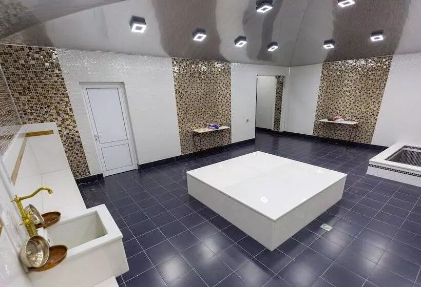 La Defense Hotel Yerevan