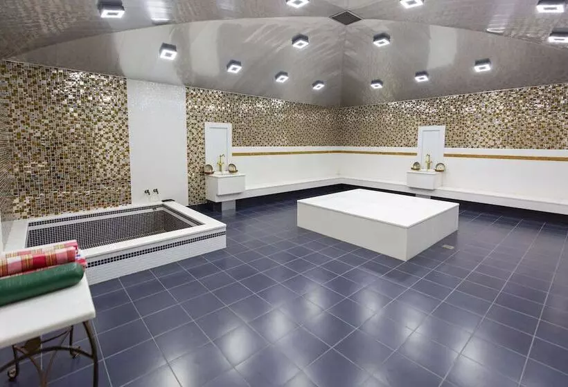 La Defense Hotel Yerevan