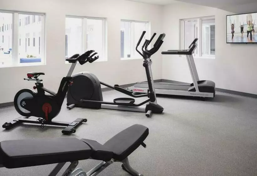 هتل Stayapt Suites Montgomery