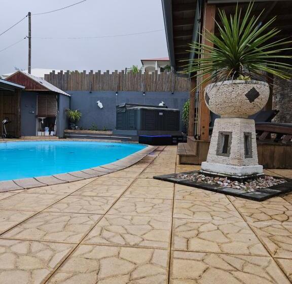 پانسیون Studio Très Bon Standing