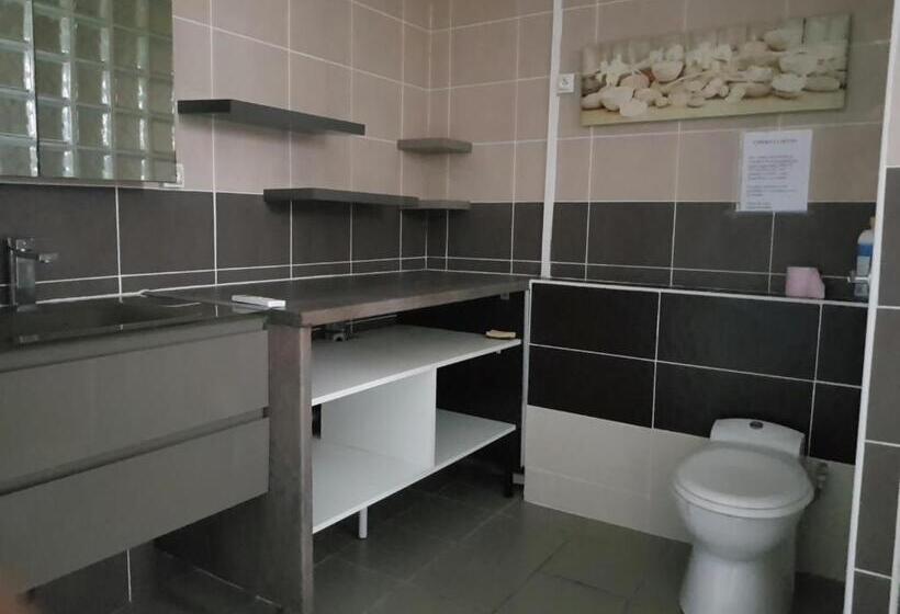 پانسیون Studio Très Bon Standing