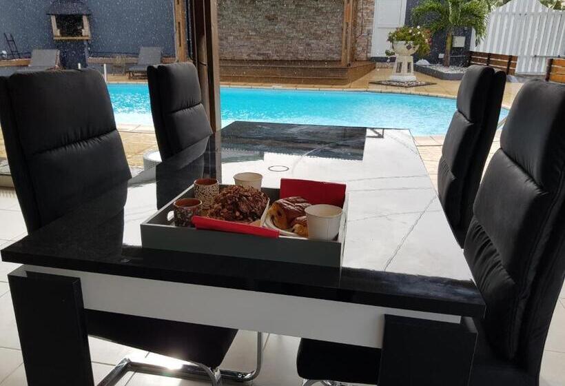 پانسیون Studio Très Bon Standing