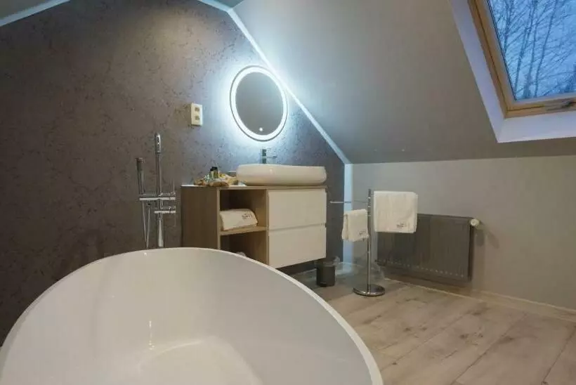 تختخواب و صبحانه Les Suites M