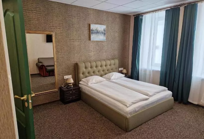 Central Hotel With Free Parking