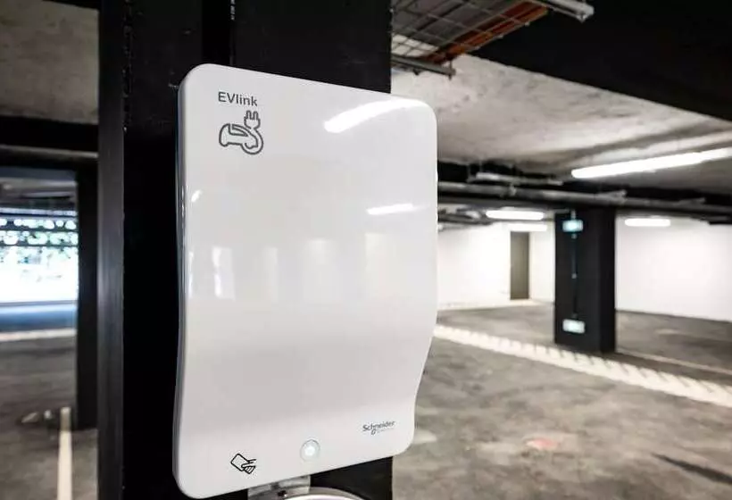 Staycity Aparthotels Paris La Defense