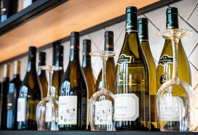 Staycity Aparthotels Paris La Defense