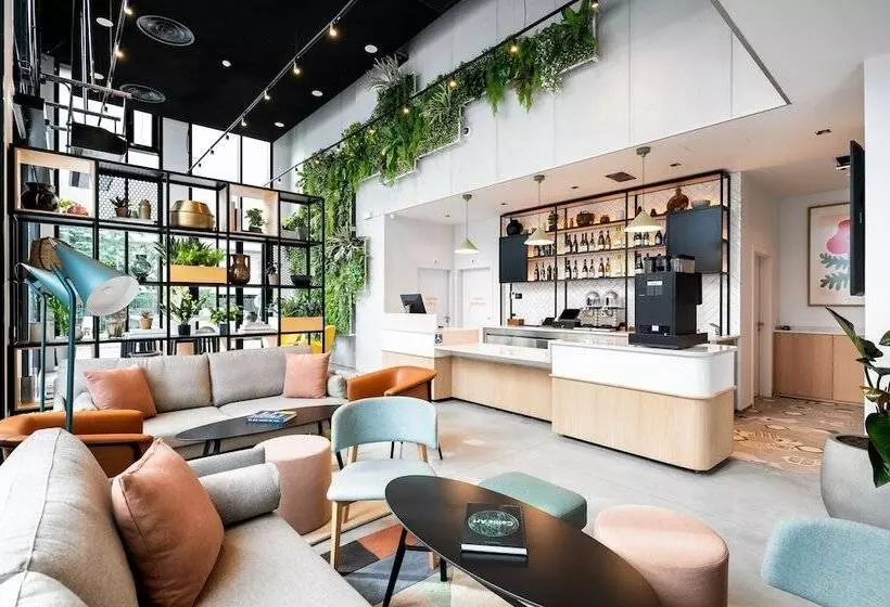 Staycity Aparthotels Paris La Defense