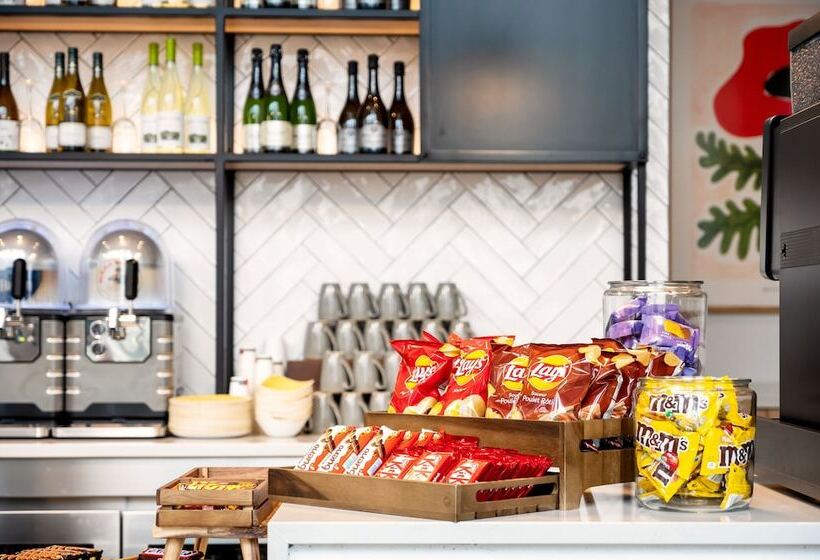 Staycity Aparthotels Paris La Defense