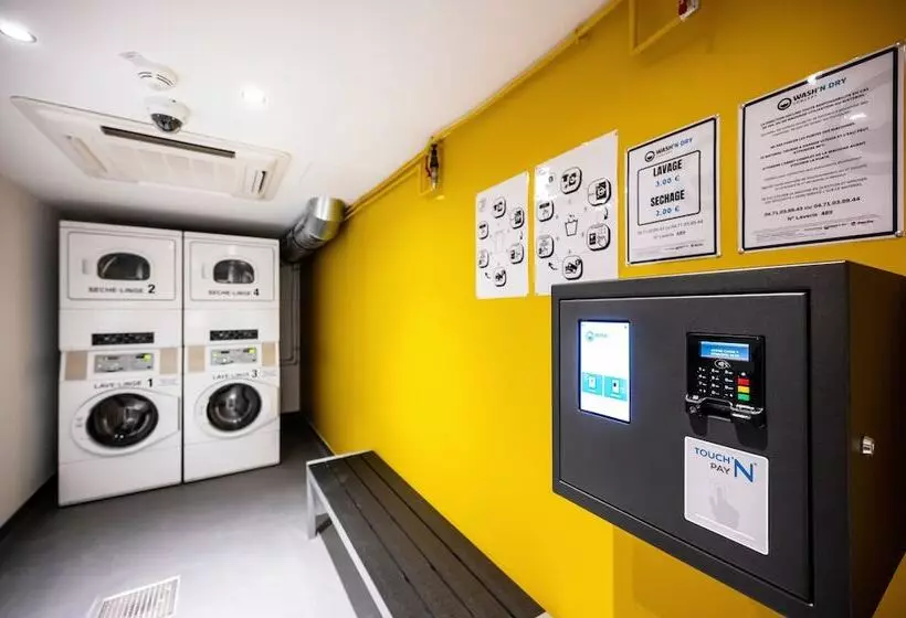 Staycity Aparthotels Paris La Defense