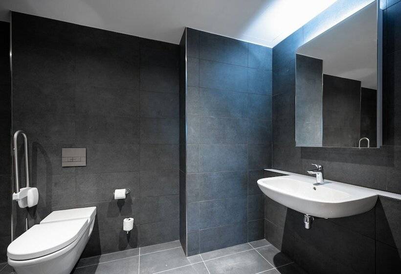 Staycity Aparthotels Paris La Defense