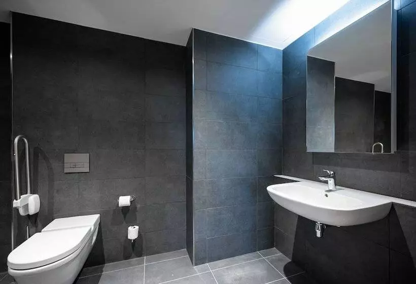 Staycity Aparthotels Paris La Defense