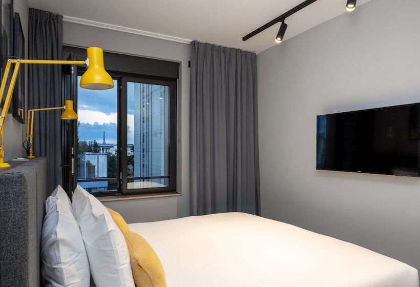 Staycity Aparthotels Paris La Defense