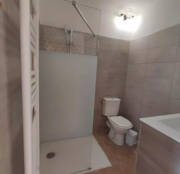 ペンション La Maison Des Romarins Chambres Cosy Climatisées Piscine Cuisine