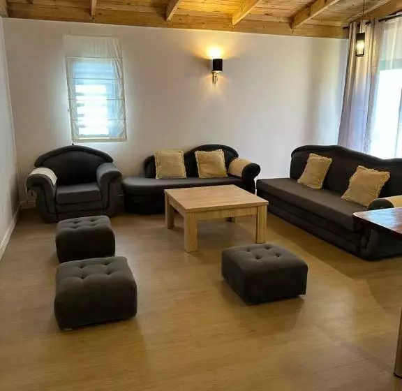 تختخواب و صبحانه Flora Hotel Ivato International Airport