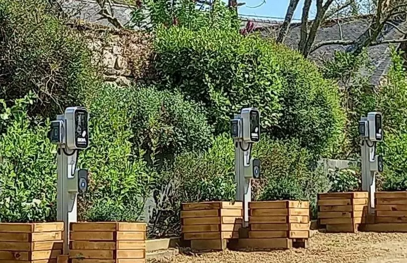 Aamiaismajoitus (B&B) Kergroaz Maner Classé 5 épis Table D Hôtes Manoir Dans Parc Paysagé Jacuzzi En Plein Air Bornes Véhi