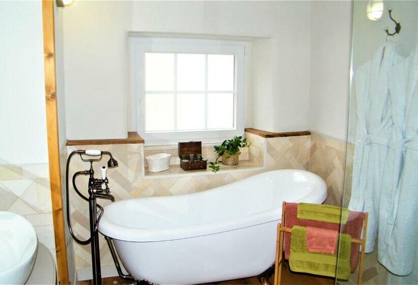 Bed and Breakfast Kergroaz Maner Classé 5 épis Table D Hôtes Manoir Dans Parc Paysagé Jacuzzi En Plein Air Bornes Véhi