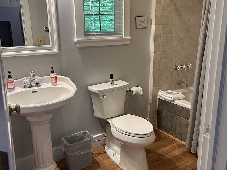 ベッドアンドブレックファースト Morning Glory Inn