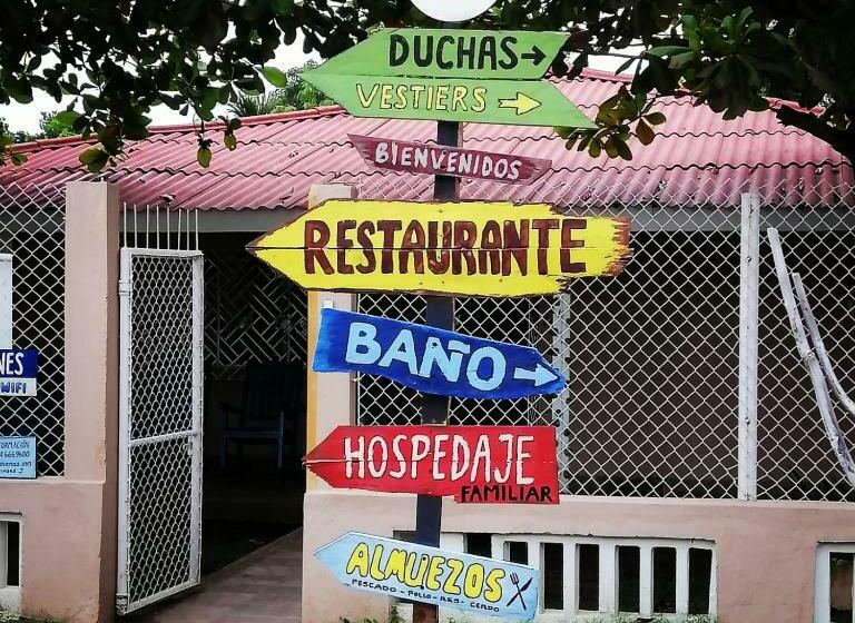 پانسیون Hostal Coveñas Inn