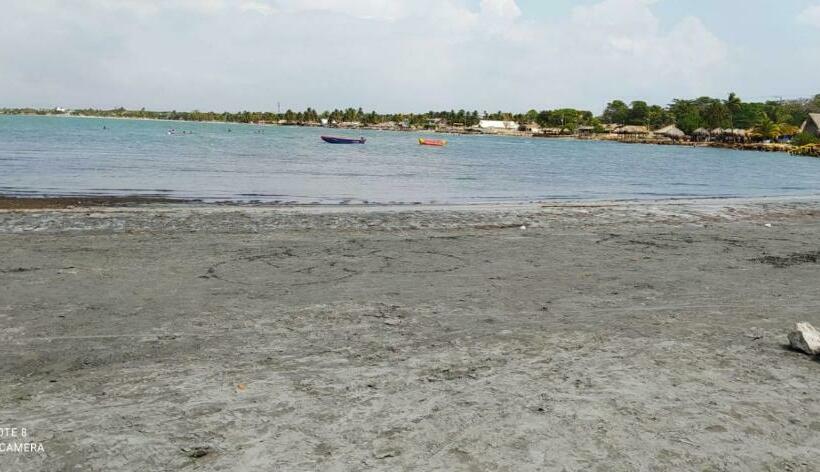 پانسیون Hostal Coveñas Inn